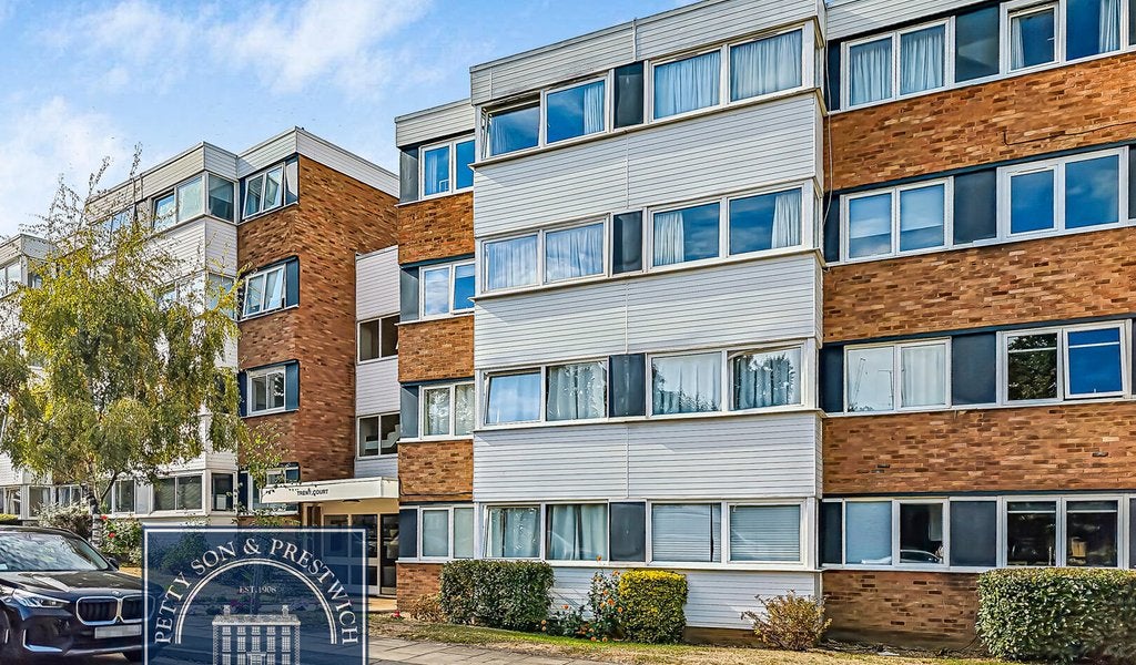 Flat New Wanstead in Greater London