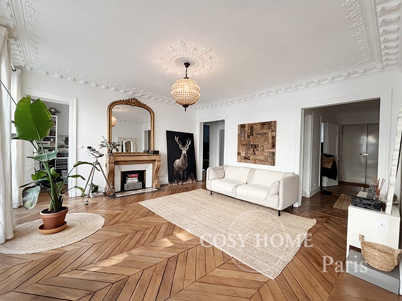 Flat Rue de Trévise in Paris