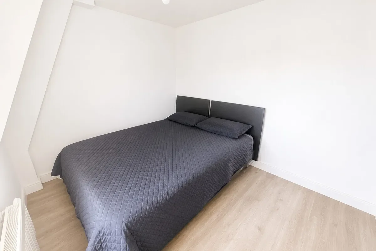 Flat College Place in Southampton