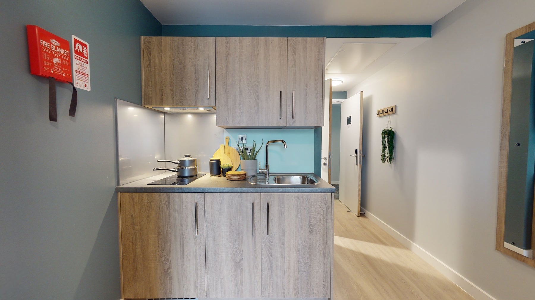 Flat Ewer Street in Greater London