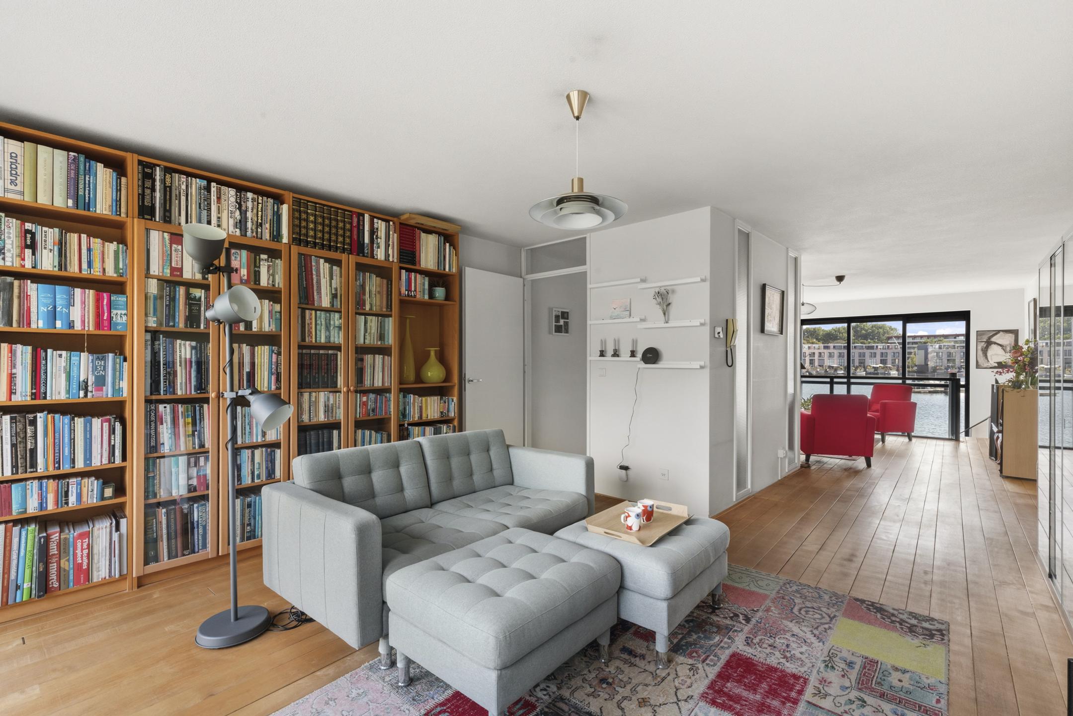 Tussenwoning te koop: Aquamarin 105, Weesp