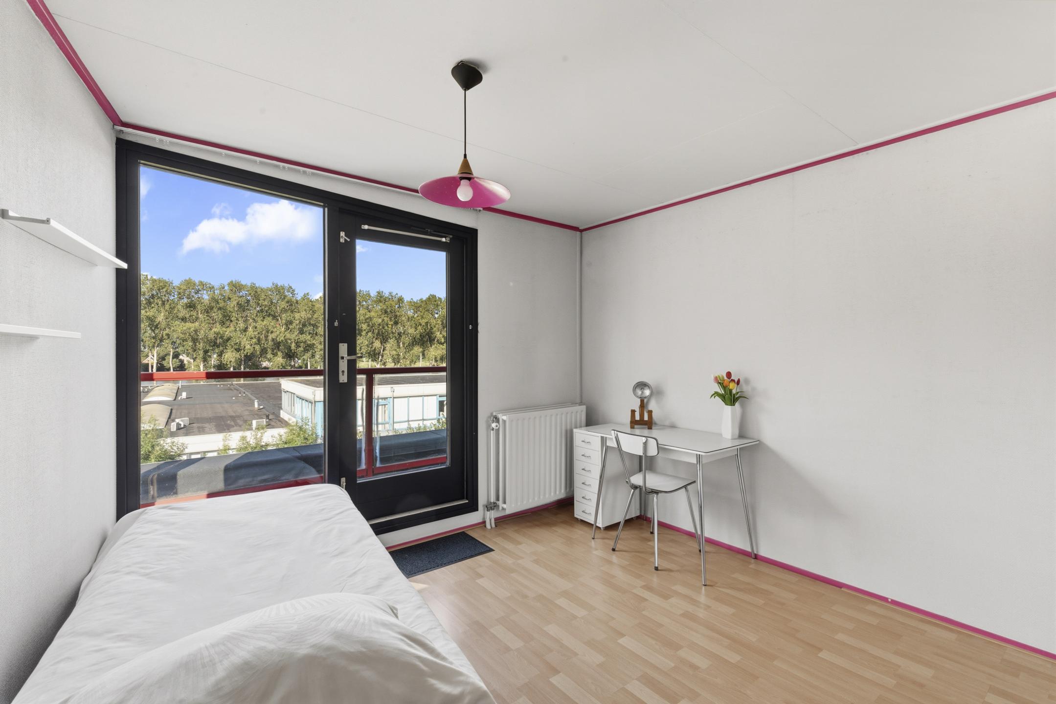 Tussenwoning te koop: Aquamarin 105, Weesp