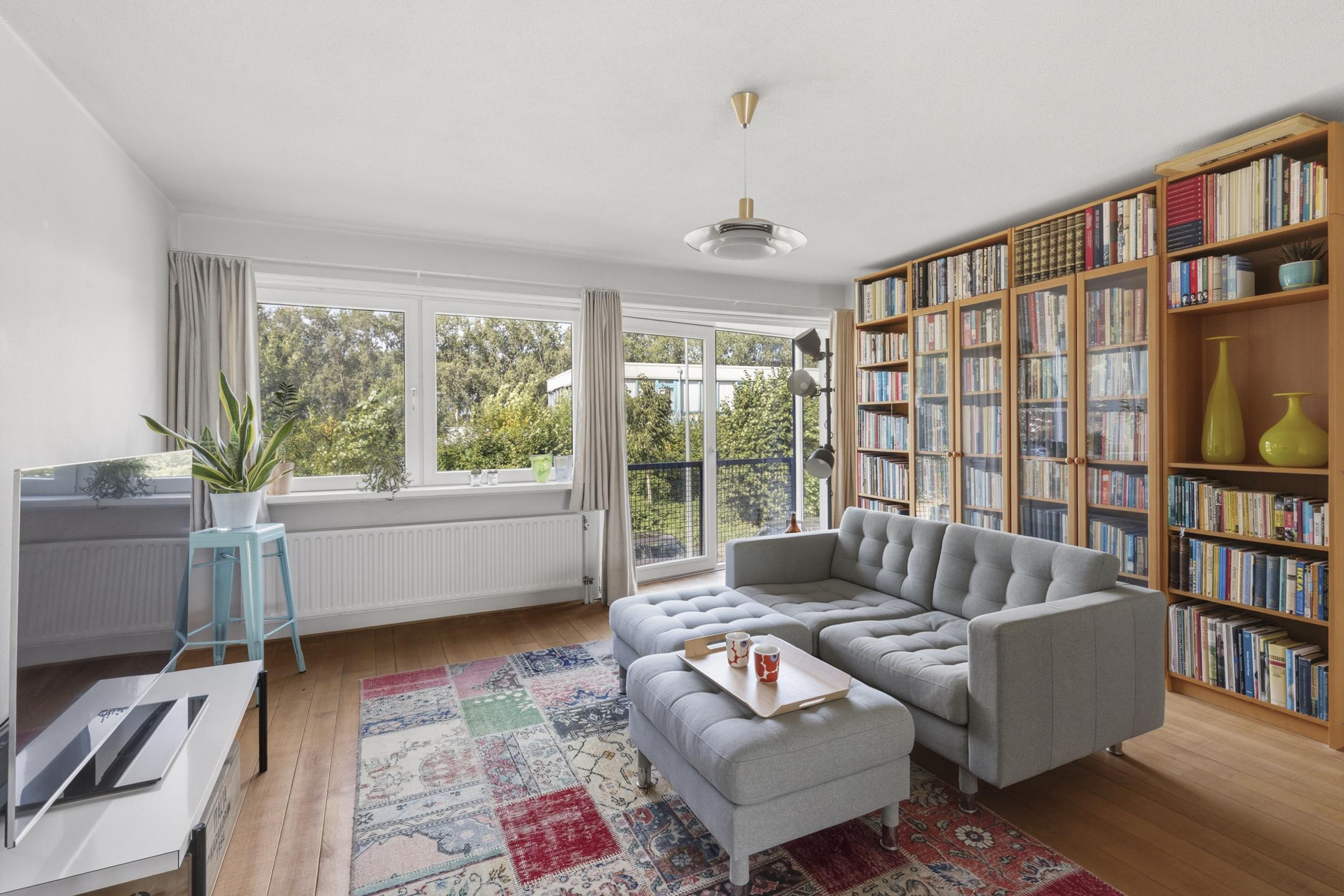 Tussenwoning te koop: Aquamarin 105, Weesp