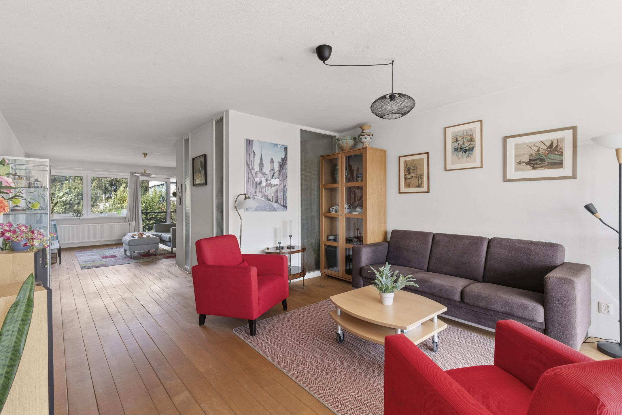 Tussenwoning te koop: Aquamarin 105, Weesp