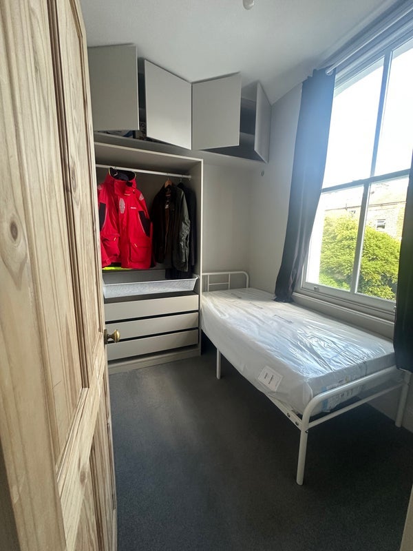 Room Osborne Road in Greater London
