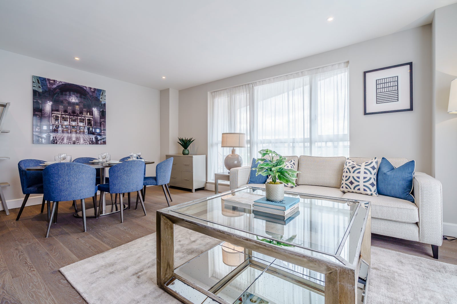 Flat Westferry Circus in Greater London