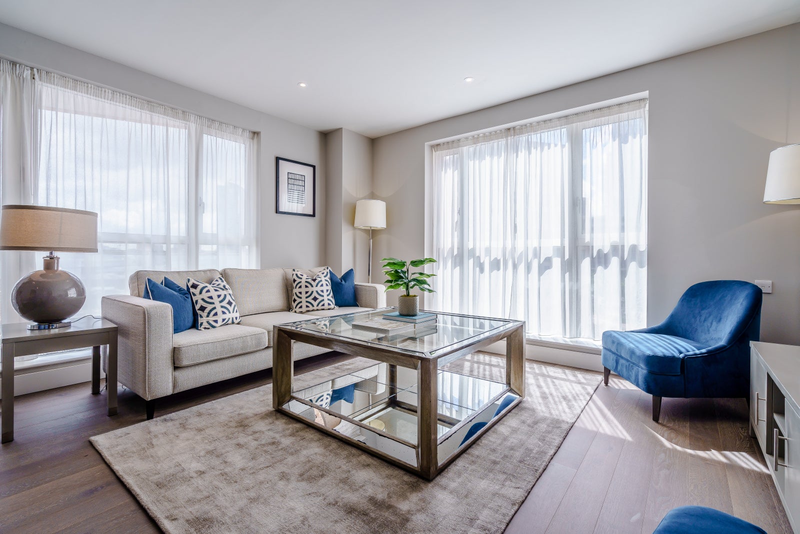 Flat Westferry Circus in Greater London