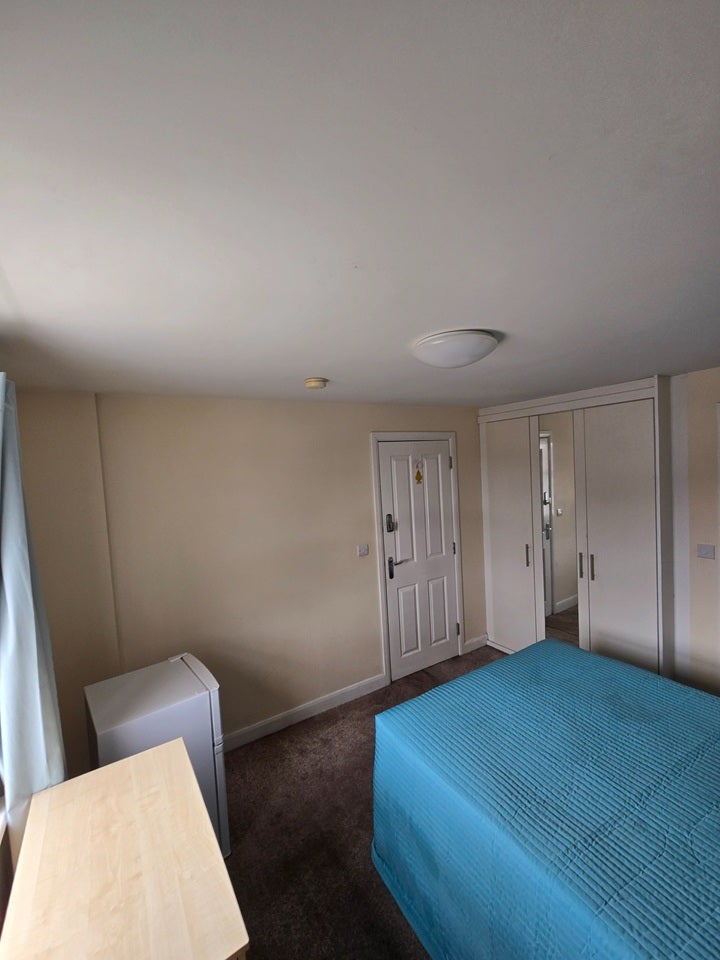 Room William Barrows Way in Sandwell