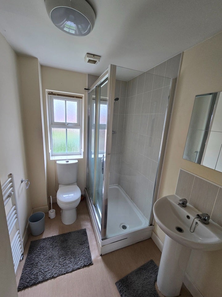 Room William Barrows Way in Sandwell