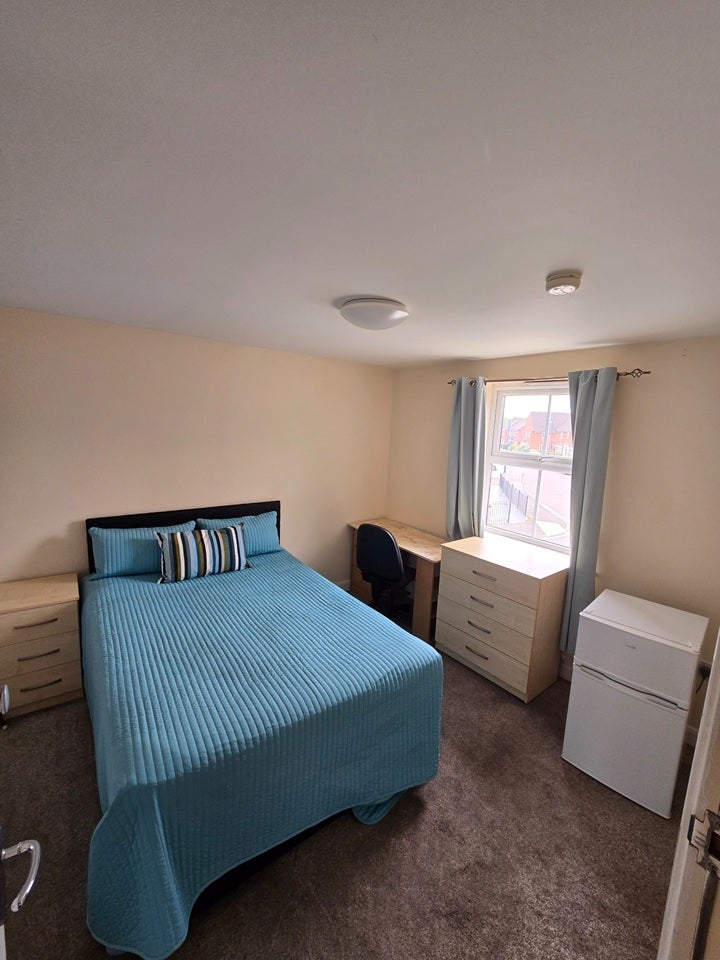 Room William Barrows Way in Sandwell