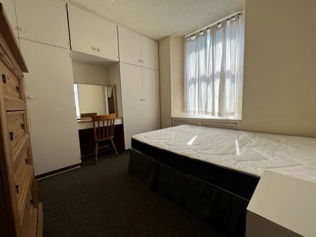 Flat Pitfour Street in Dundee