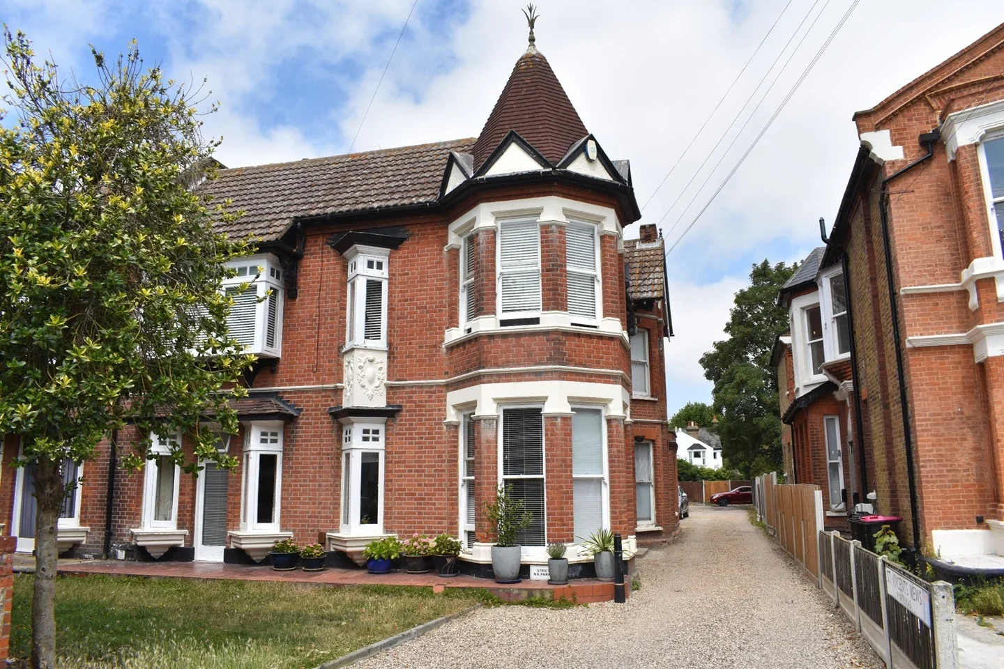 Flat St Vincent's Road in Southend-on-Sea