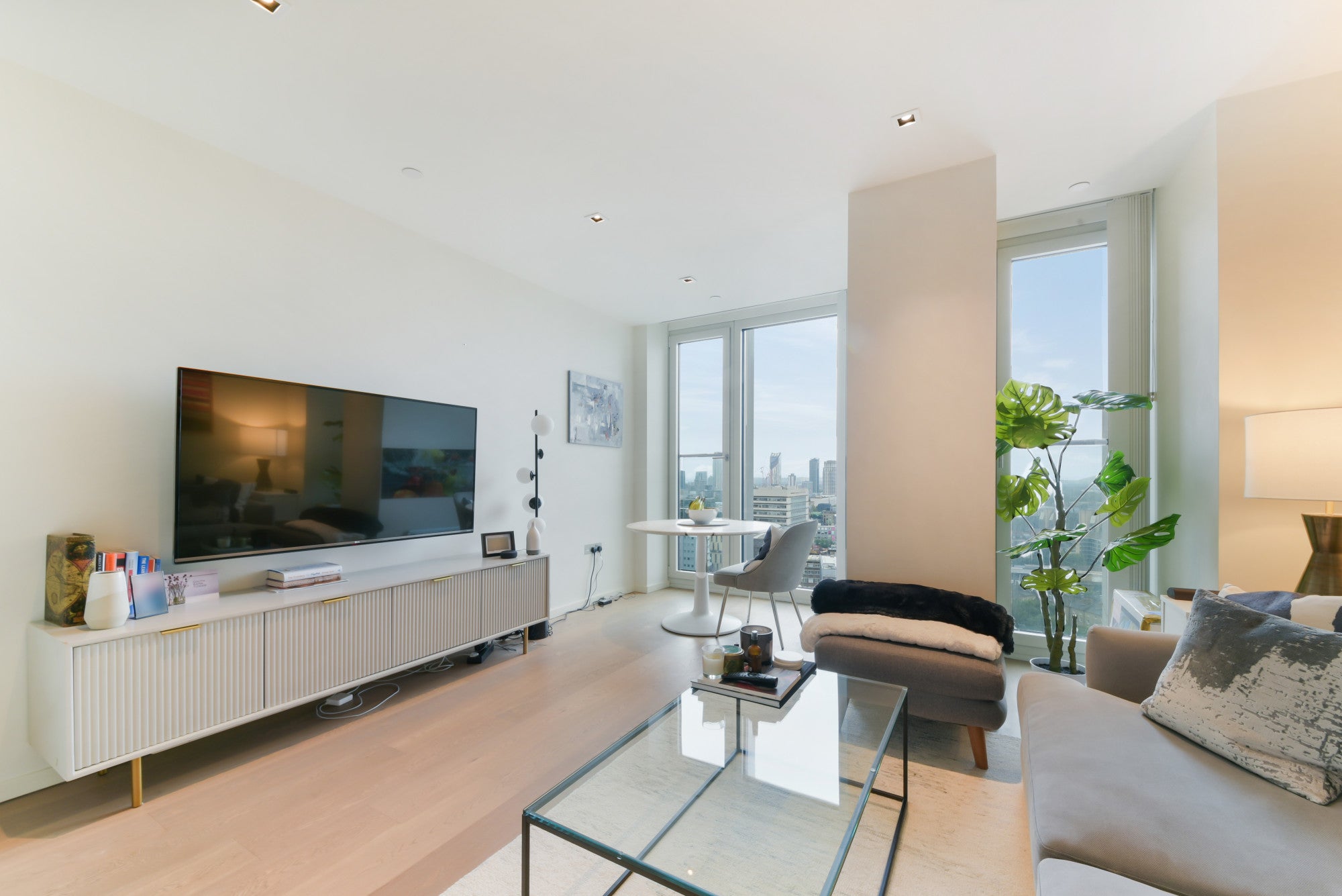Flat Hatfields in Greater London