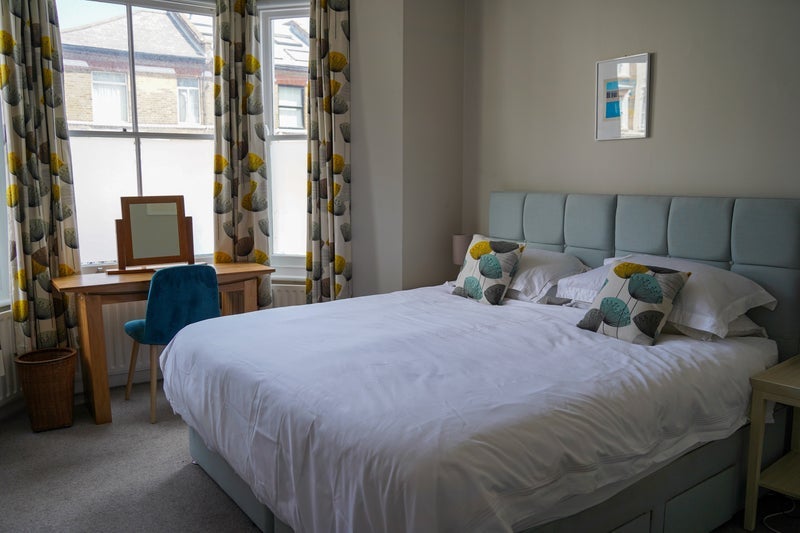 Room Fernlea Road in Greater London