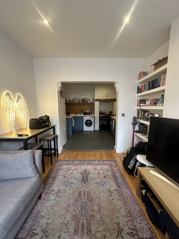 Room Gloucester Road in Bristol