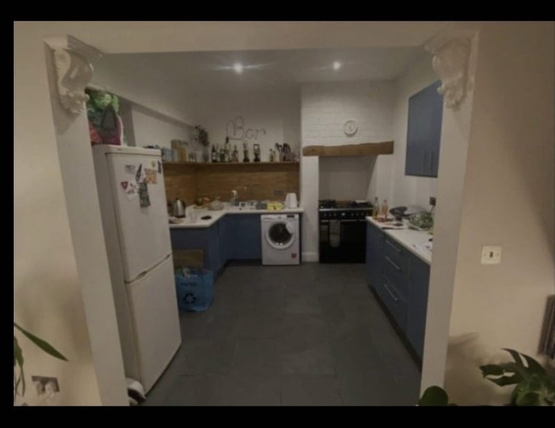 Room Gloucester Road in Bristol