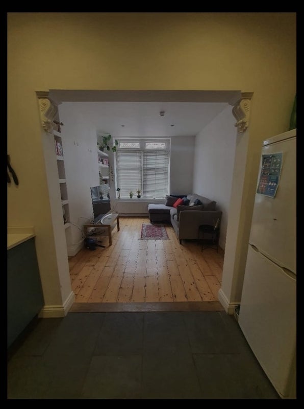 Room Gloucester Road in Bristol