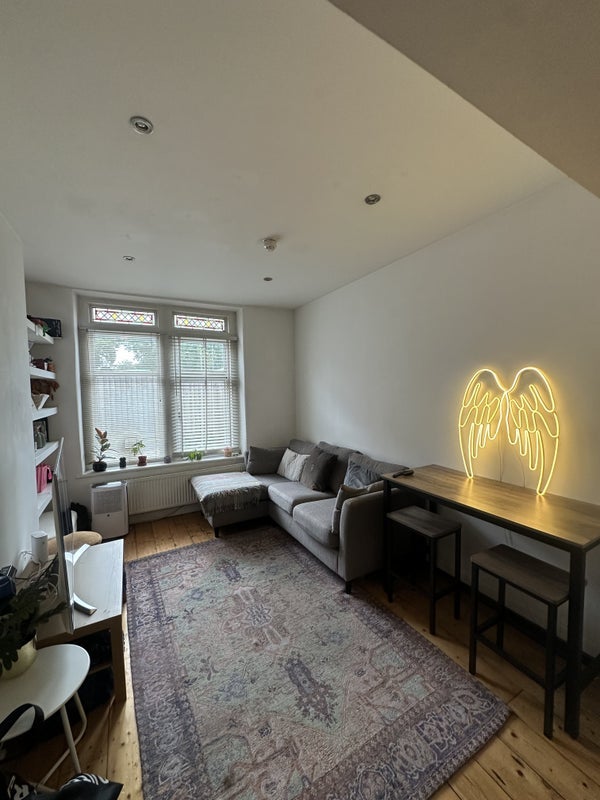 Room Gloucester Road in Bristol