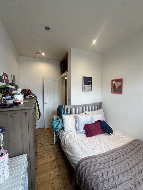Room Gloucester Road in Bristol
