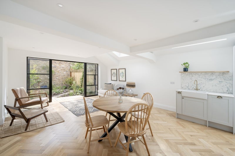 Flat Devonshire Road in Greater London