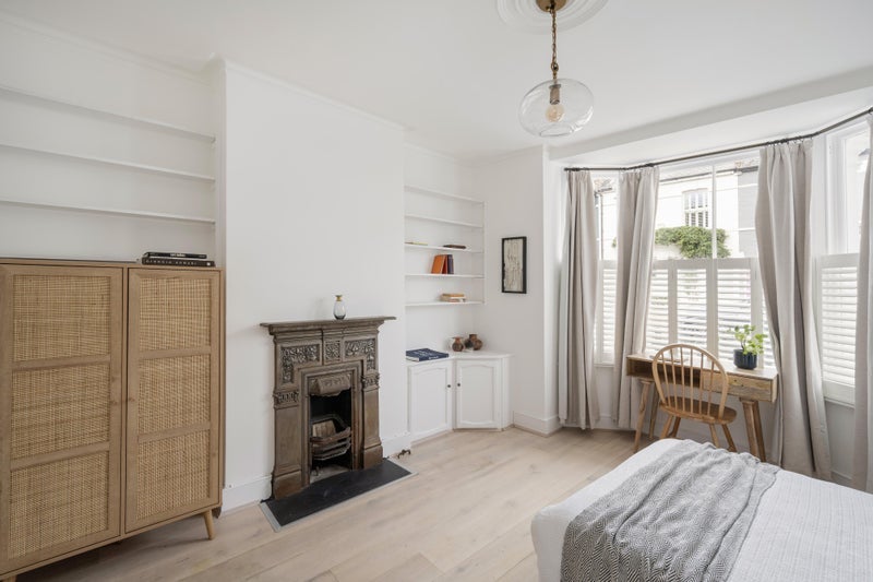 Flat Devonshire Road in Greater London