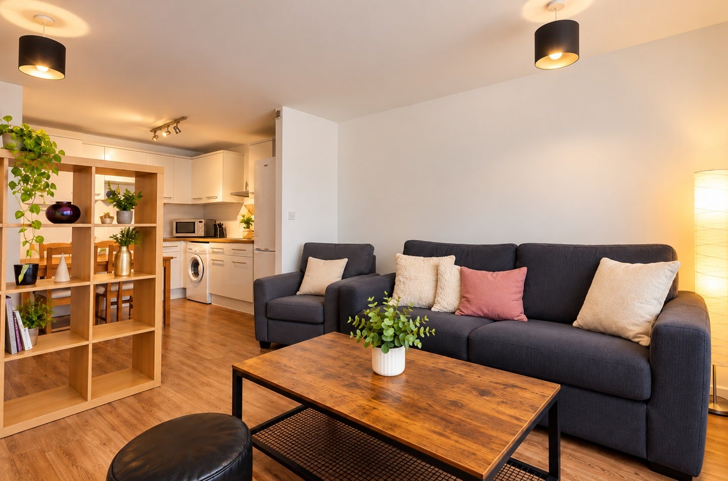 Flat Mackintosh Lane in Greater London