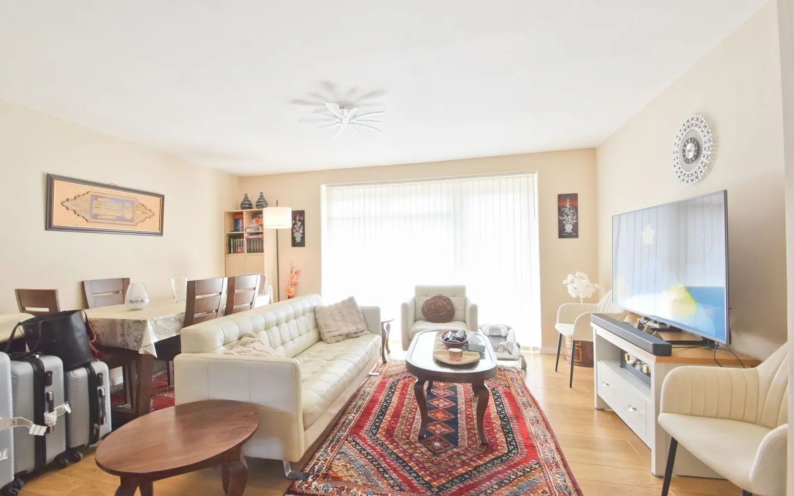 Flat Oatlands Avenue in Elmbridge
