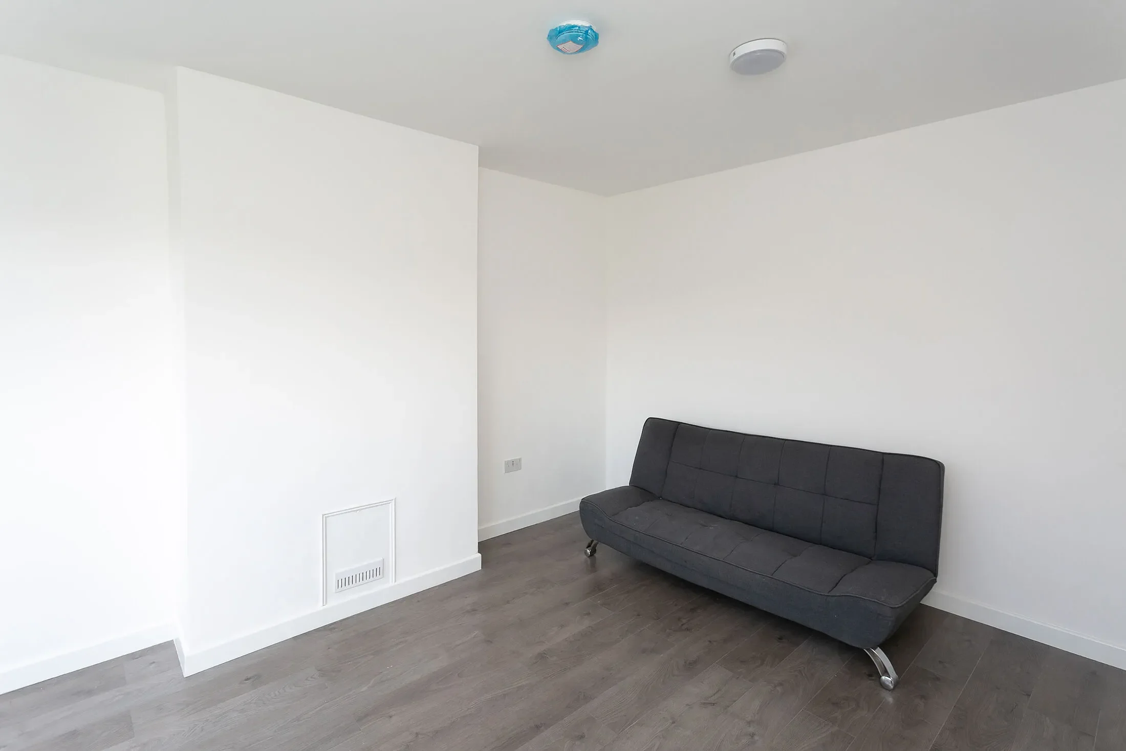 Flat Trevellance Way in Watford