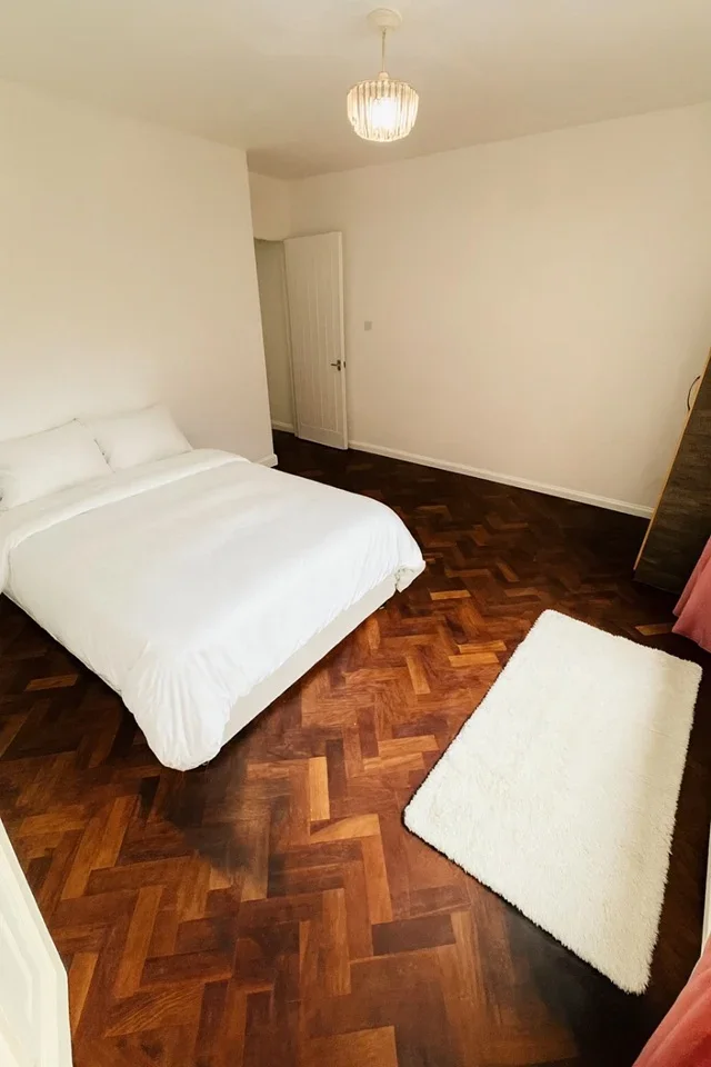 Room Leeward Gardens in Greater London