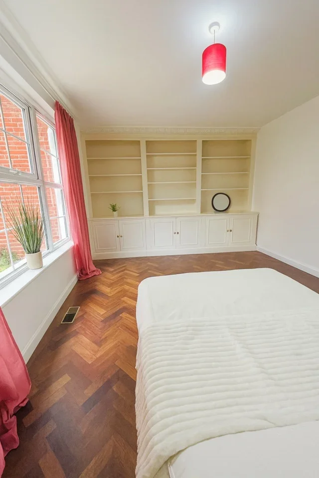 Room Leeward Gardens in Greater London