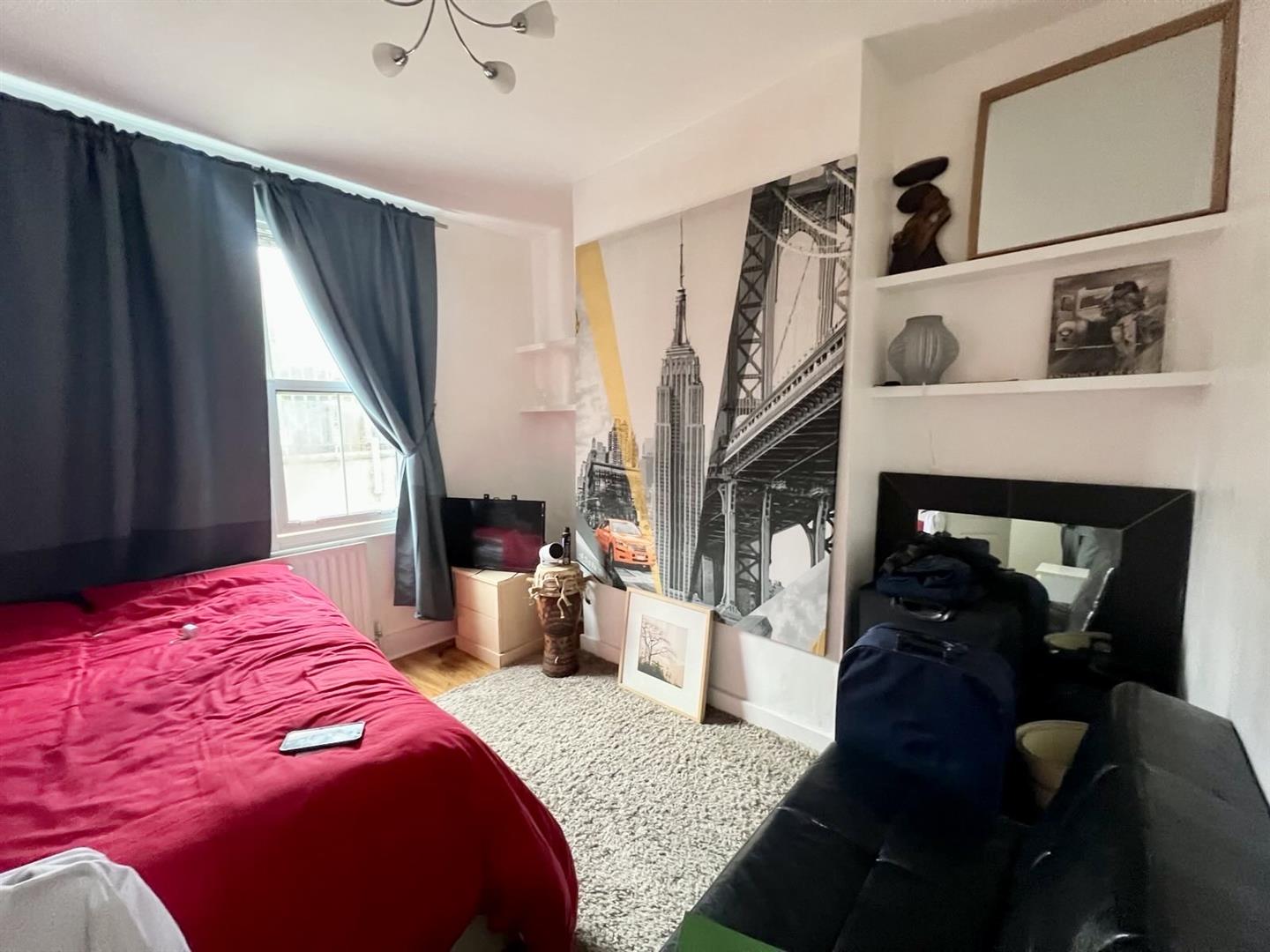 Flat Princess Road in Greater London