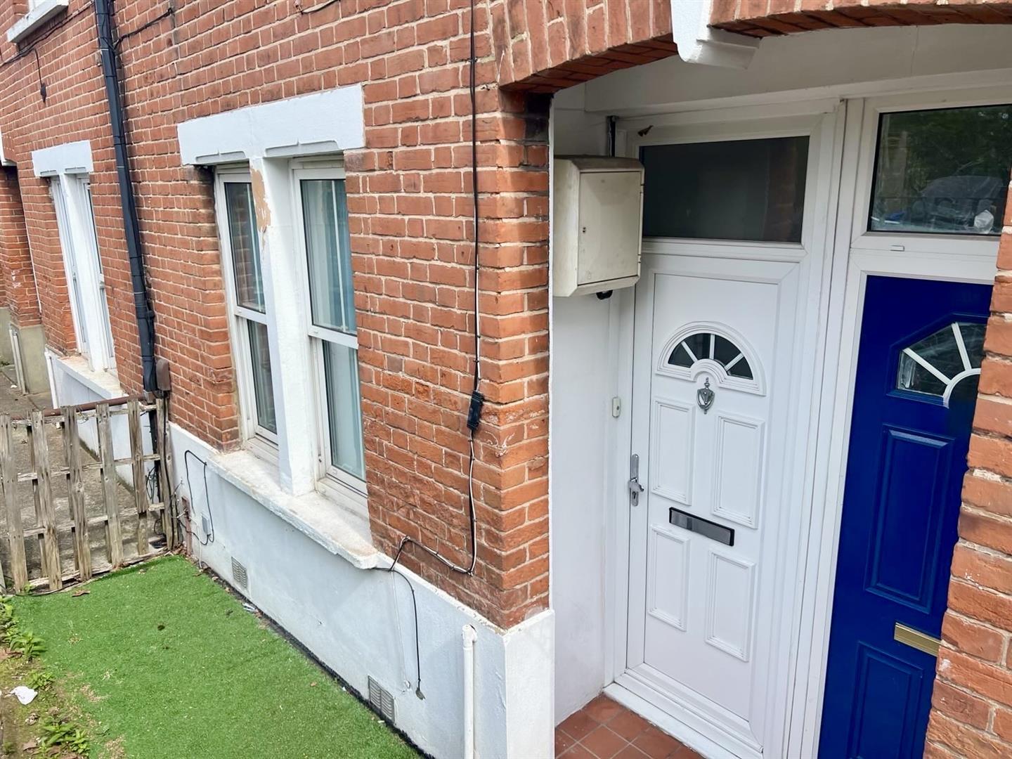 Flat Princess Road in Greater London