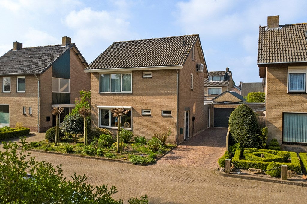 Burgemeester Magneestraat 8 in Luyksgestel