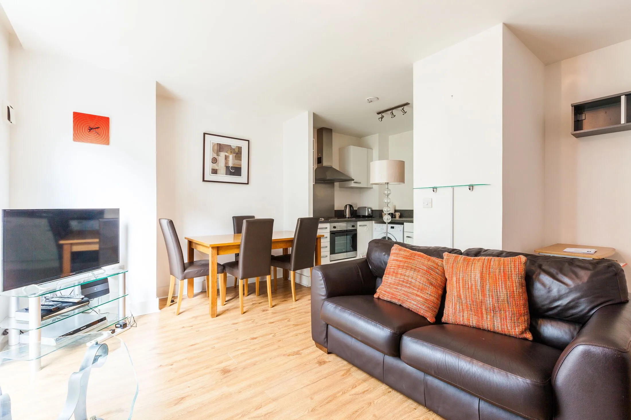 Flat Bridle Mews in Greater London