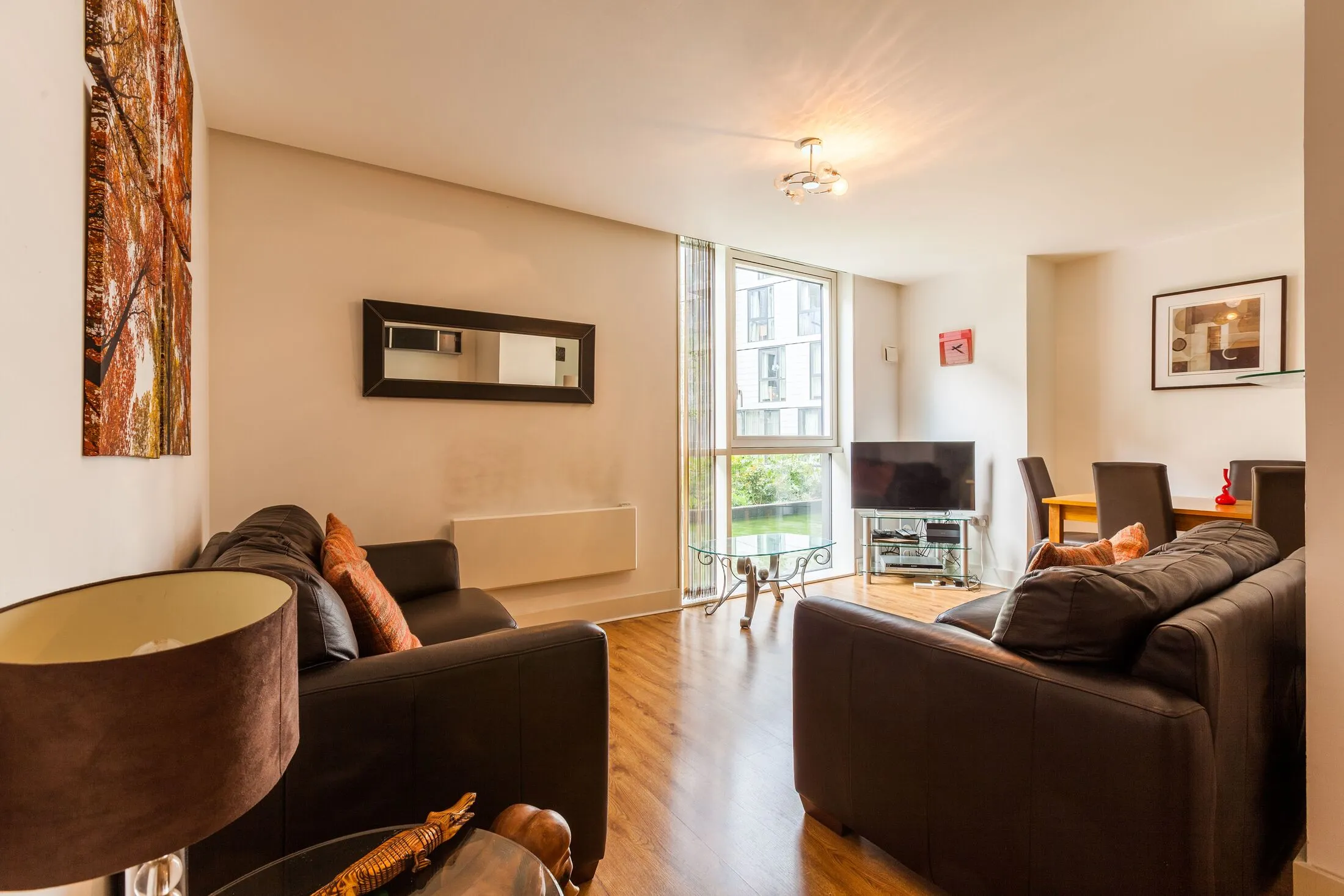 Flat Bridle Mews in Greater London
