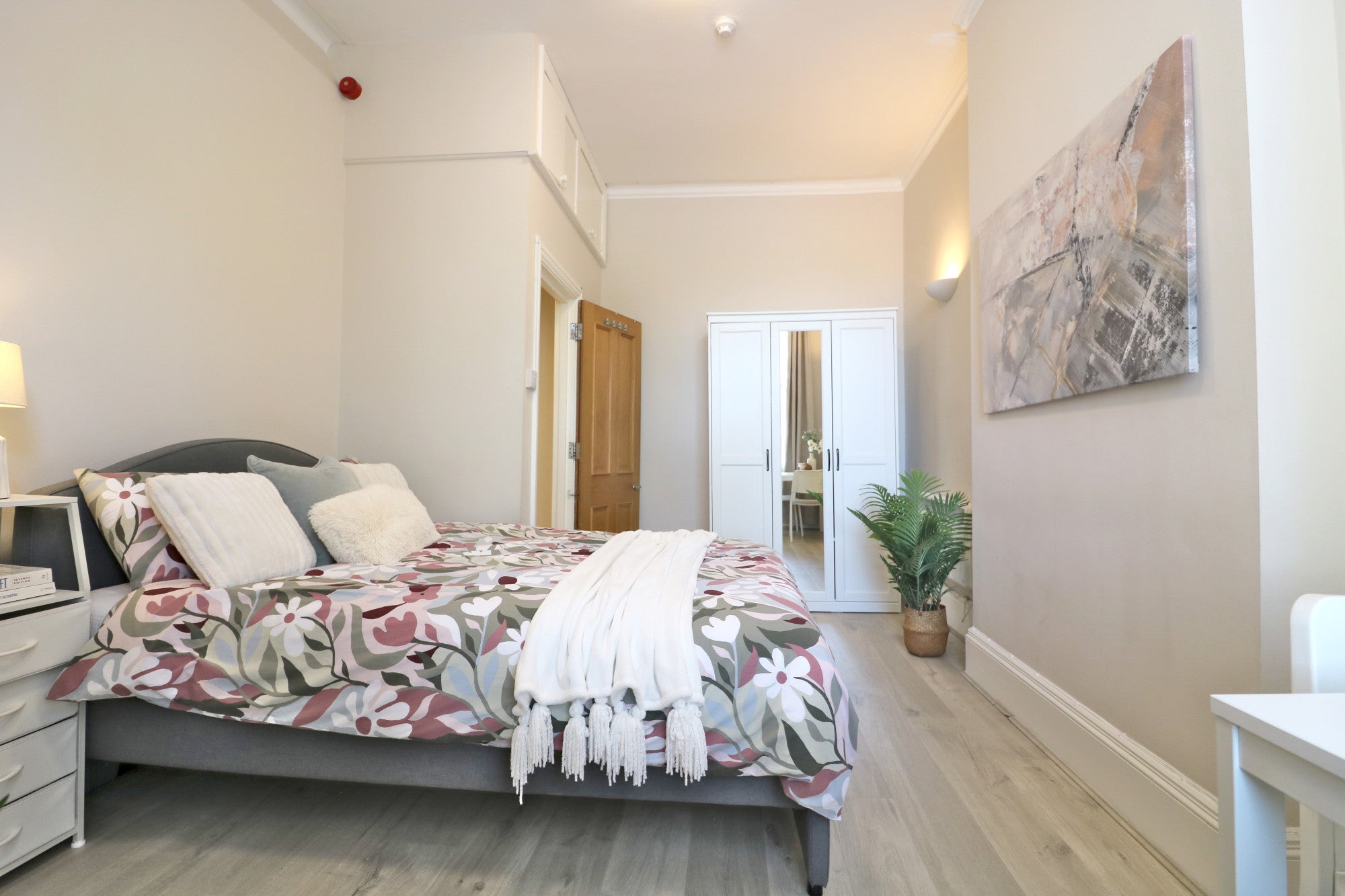Flat Talbot Road in City of Westminster