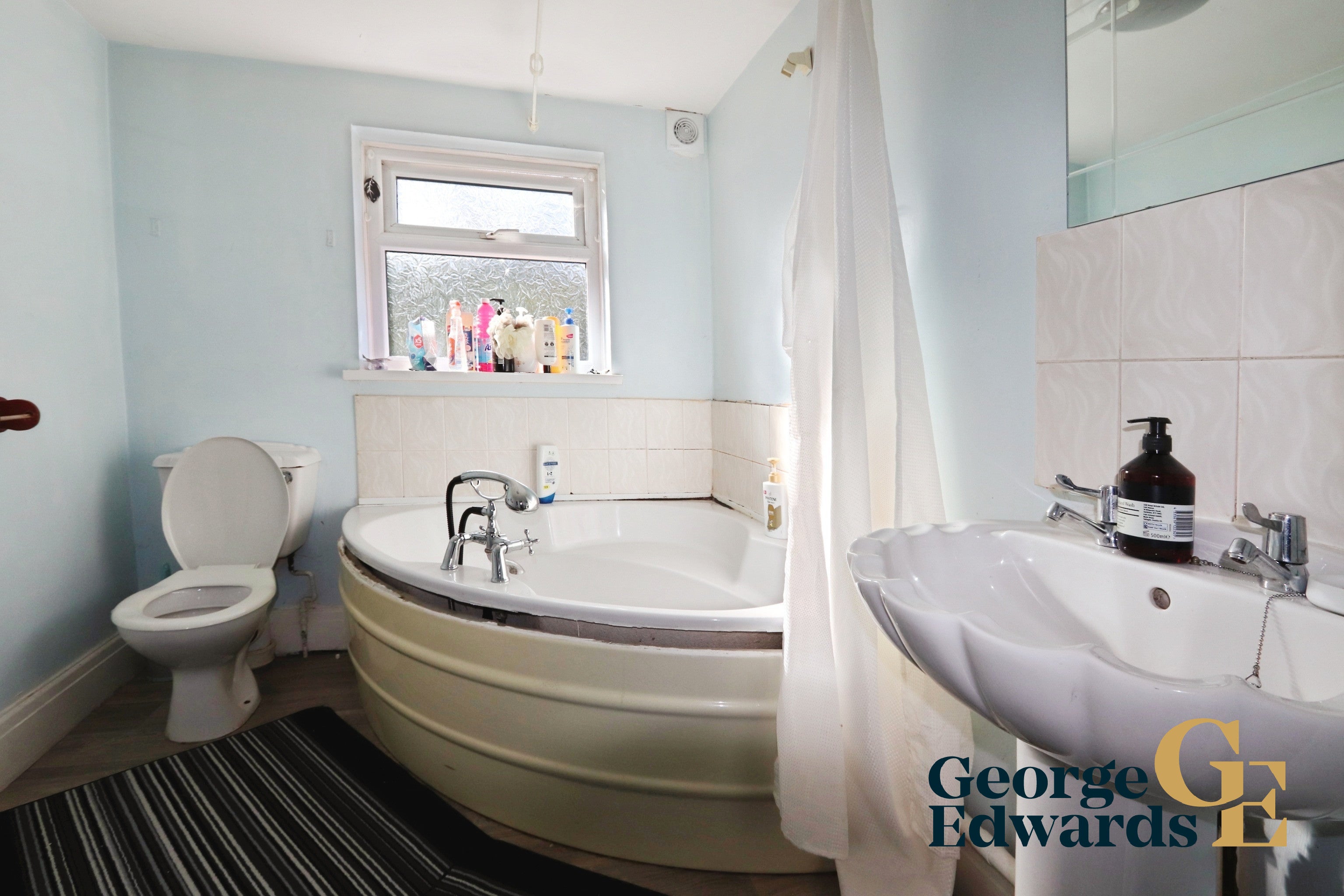 Room Albert Street in Haverfordwest
