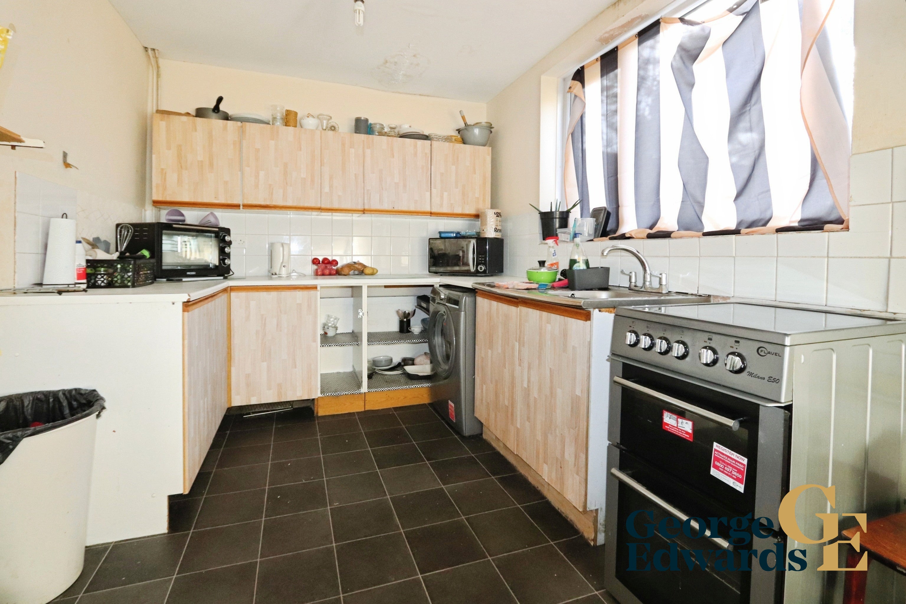 Room Albert Street in Haverfordwest