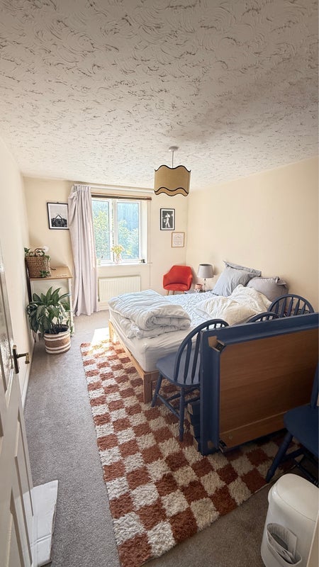 Room St Peters Road in Bournemouth