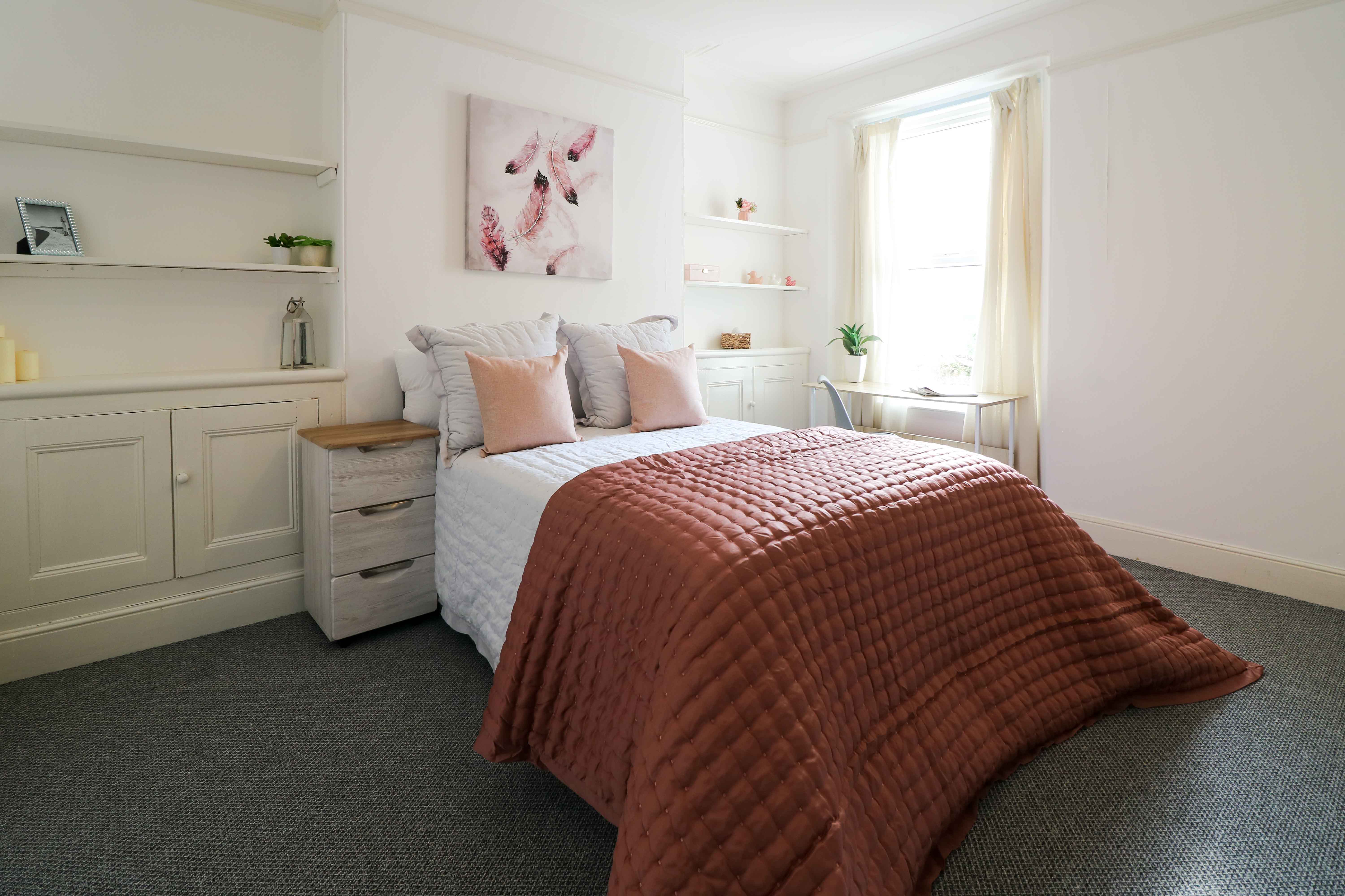 Flat Carlton Terrace in Plymouth