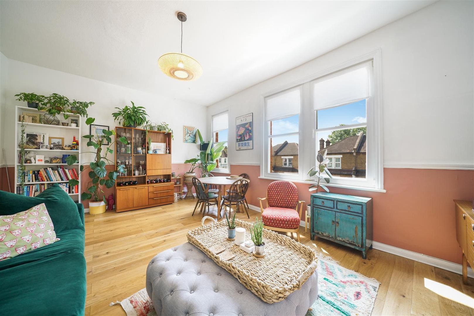 Flat Brownhill Road in Greater London