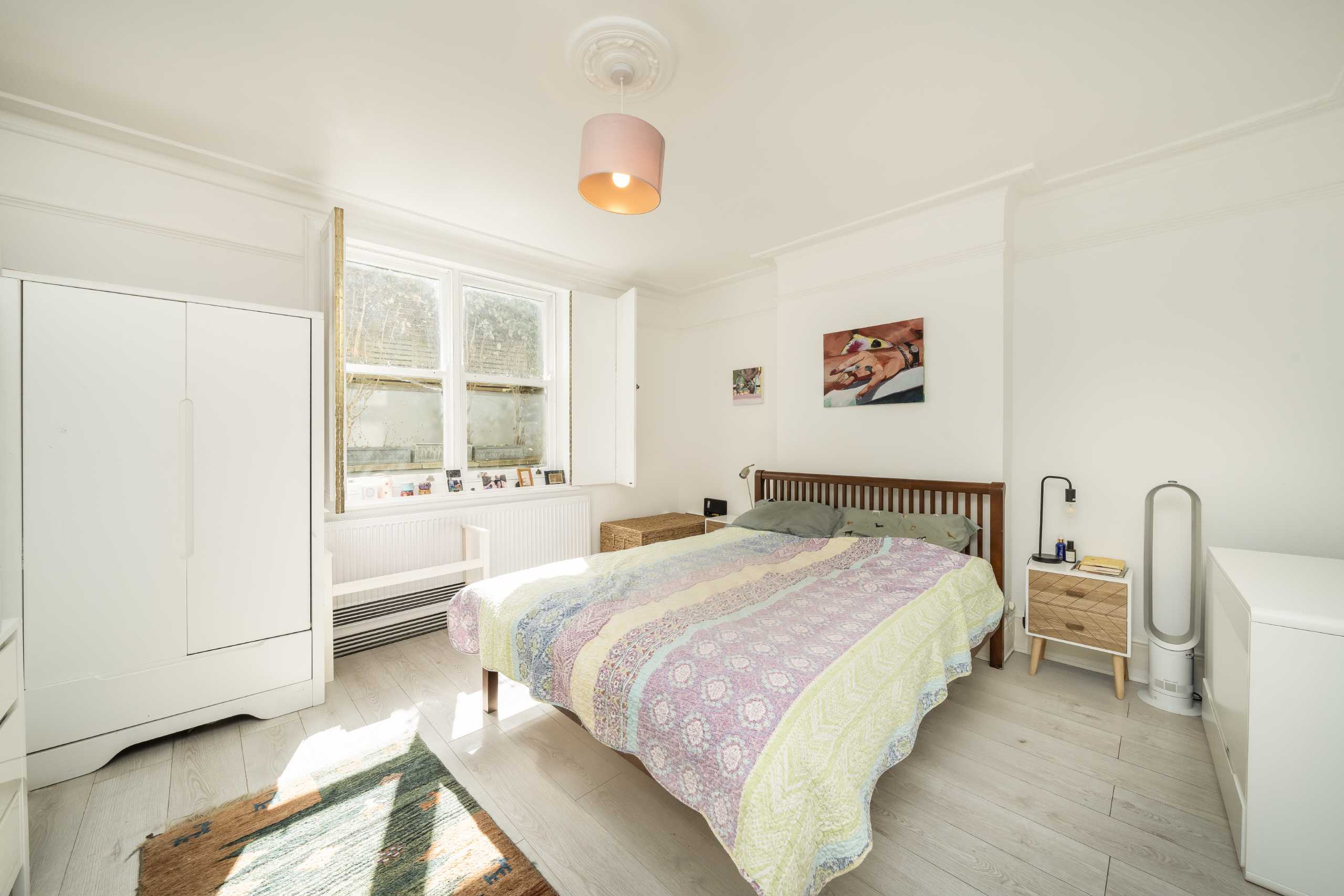 Flat Brondesbury Villas in Greater London