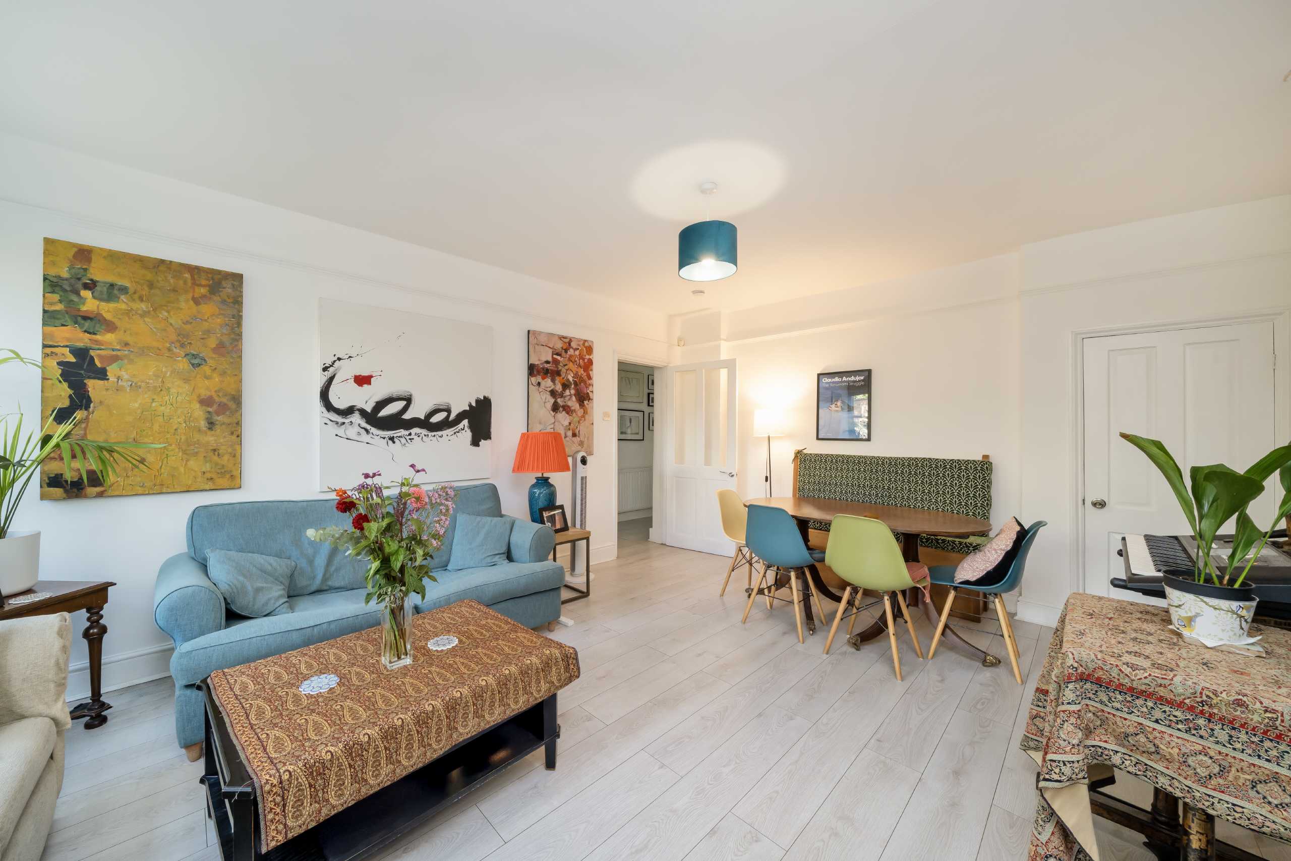 Flat Brondesbury Villas in Greater London
