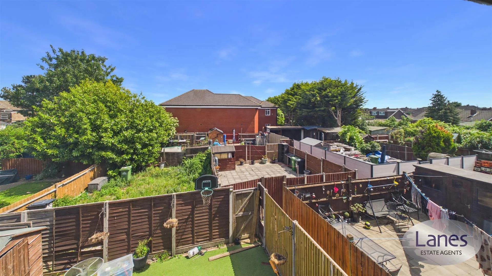 Flat Bellamy Road in Cheshunt