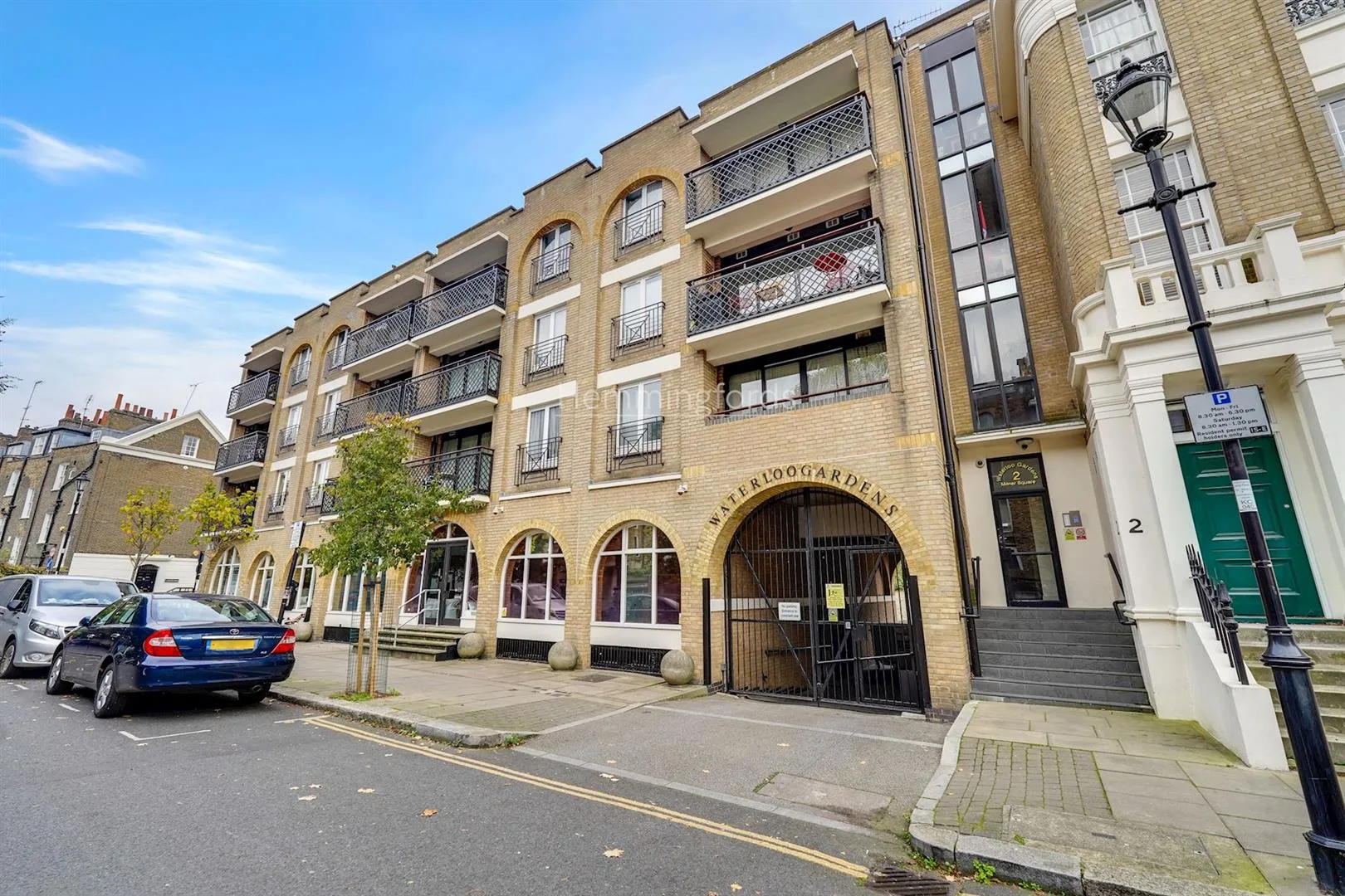Flat Milner Square in Greater London
