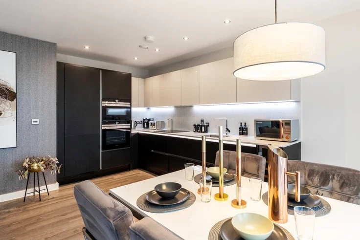 Flat Villiers Gardens in Greater London