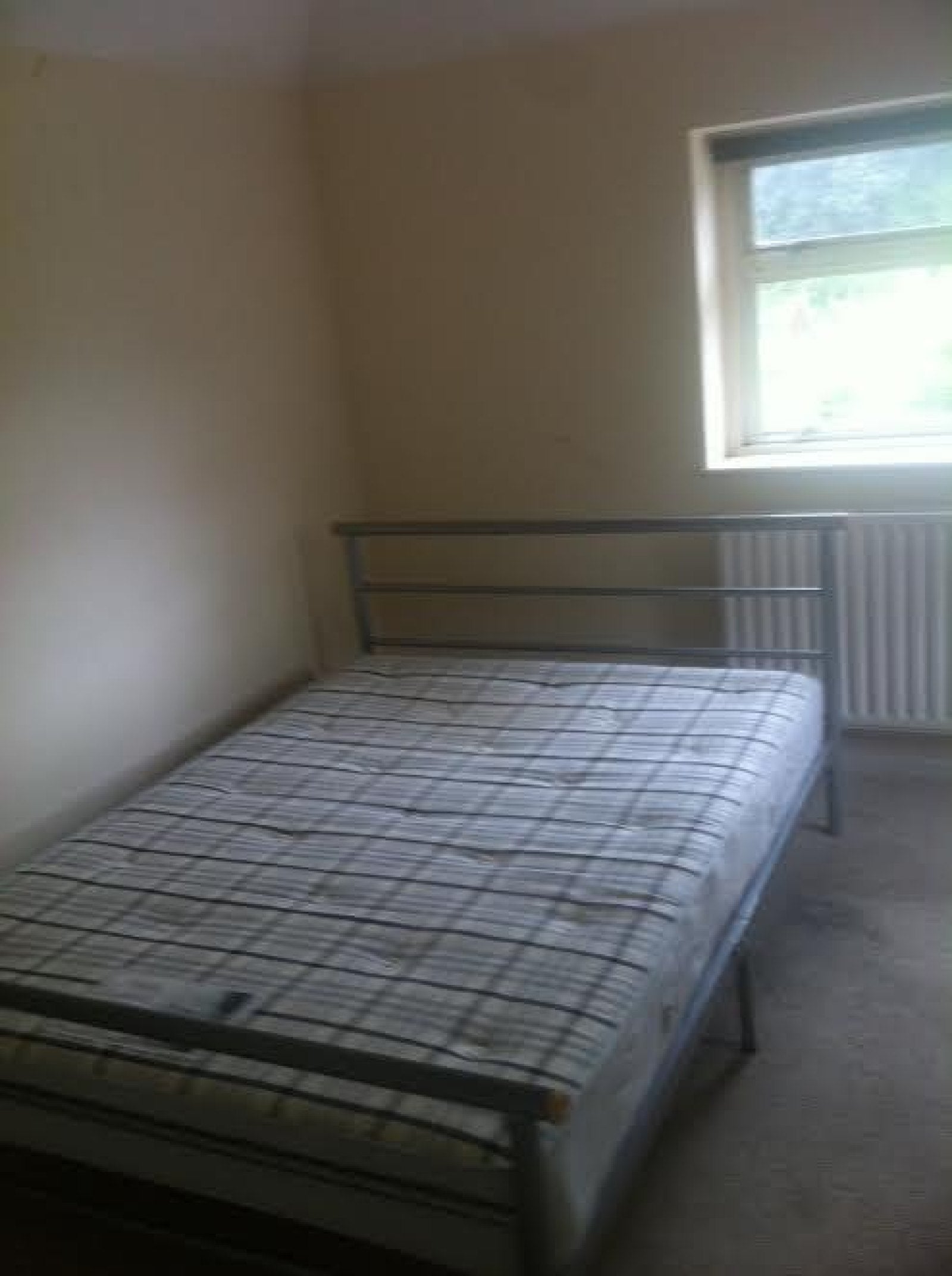 Room Stoke Hills in Waverley