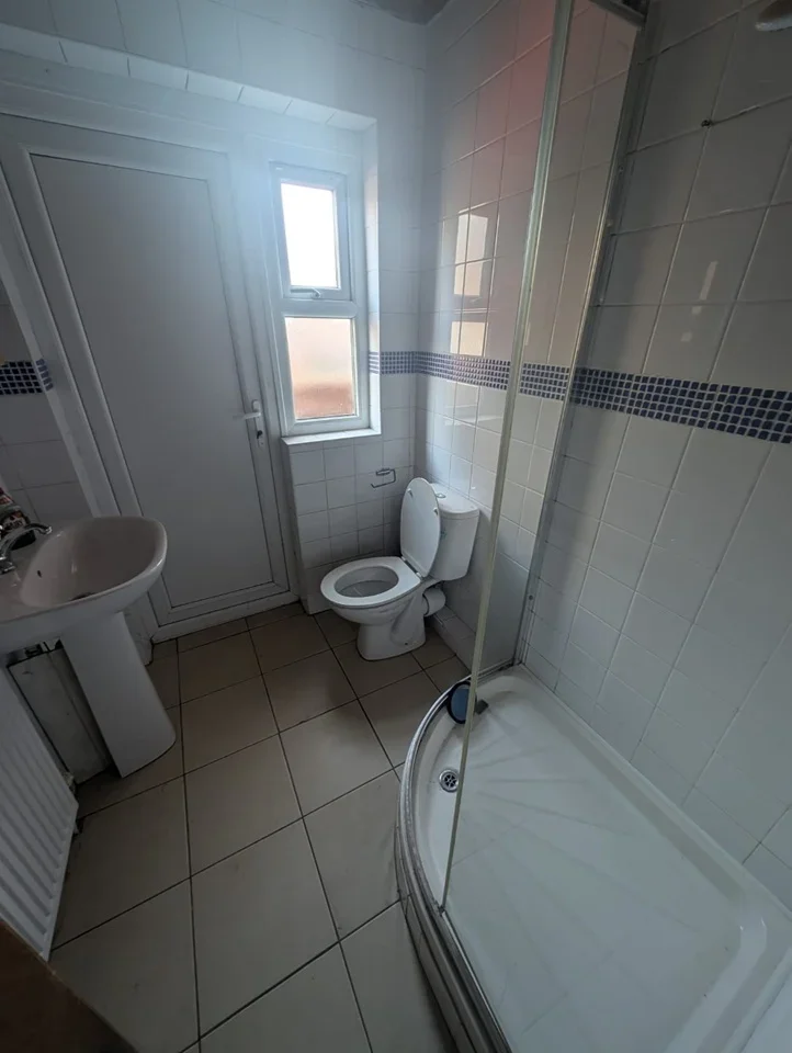 Room Furness Road in Manchester