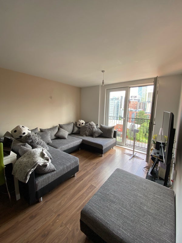 Room Sillavan Way in Salford