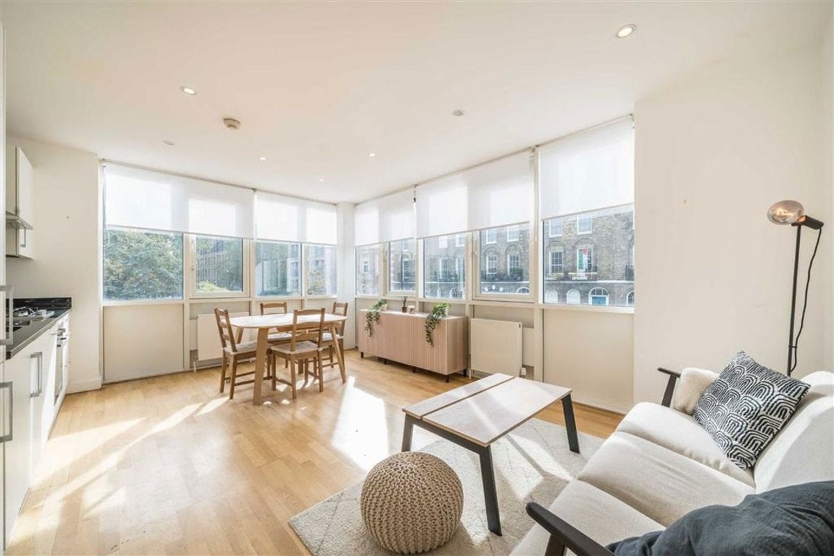 Flat Crondall Street in Greater London